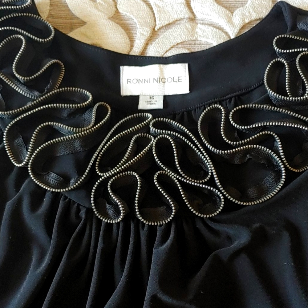 Ronni Nicole Size 16 beautiful dress